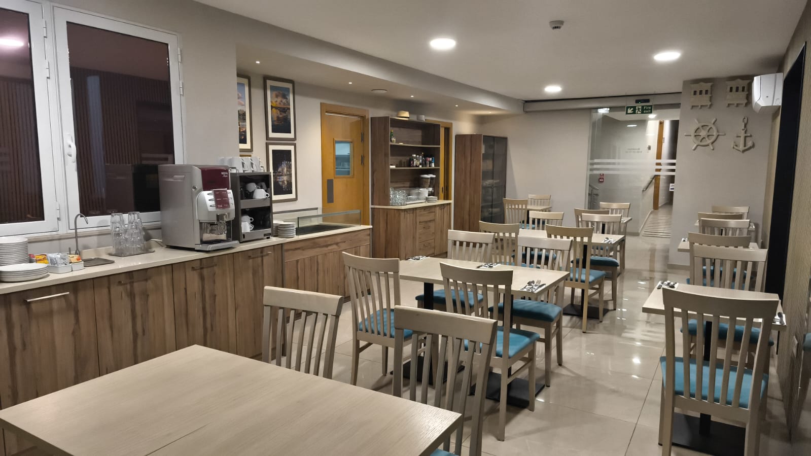 Breakfast Room