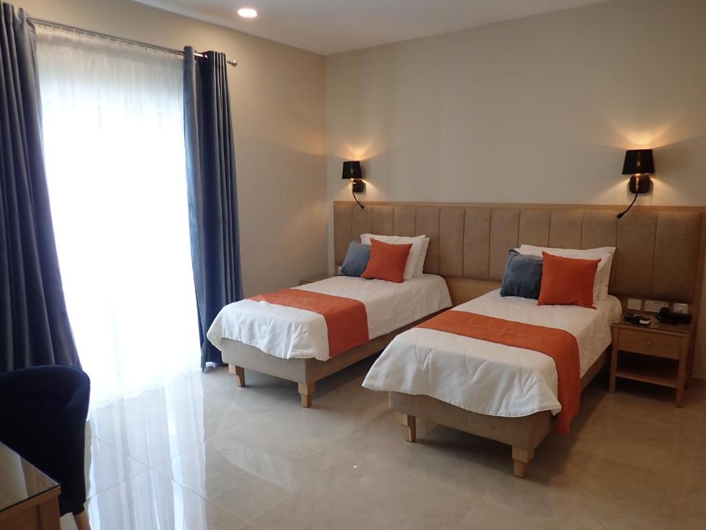 Double Room with balcony and side sea view Including Breakfast