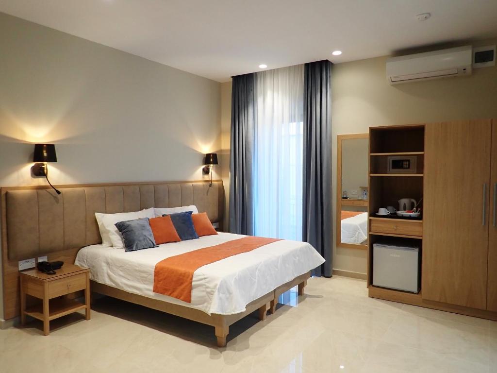 Triple Room with balcony and side sea view Including Breakfast